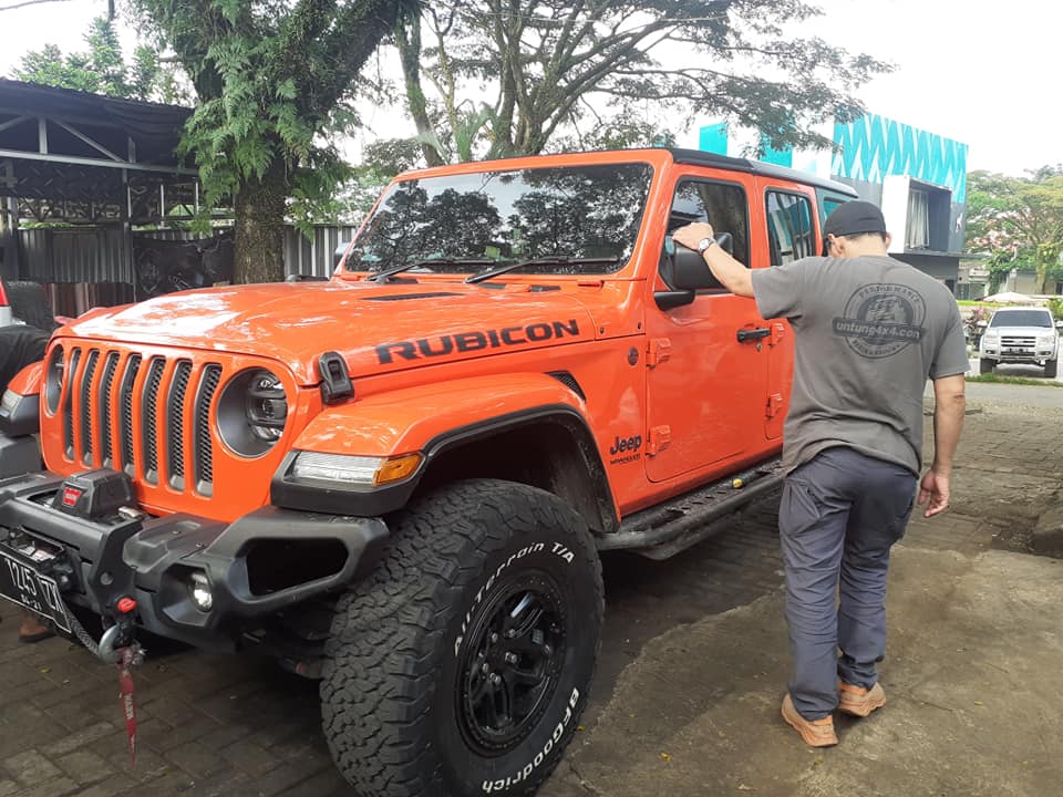 Modifikasi Jeep Wrangler JL Unlimited dengan EVO Lift Kit Untung4x4