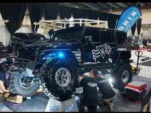 Jeep Wrangler Untung4x4 yang telah dimodifikasi pada pameran Indonesia Modification Expo 2023 di Jakarta Convention Center